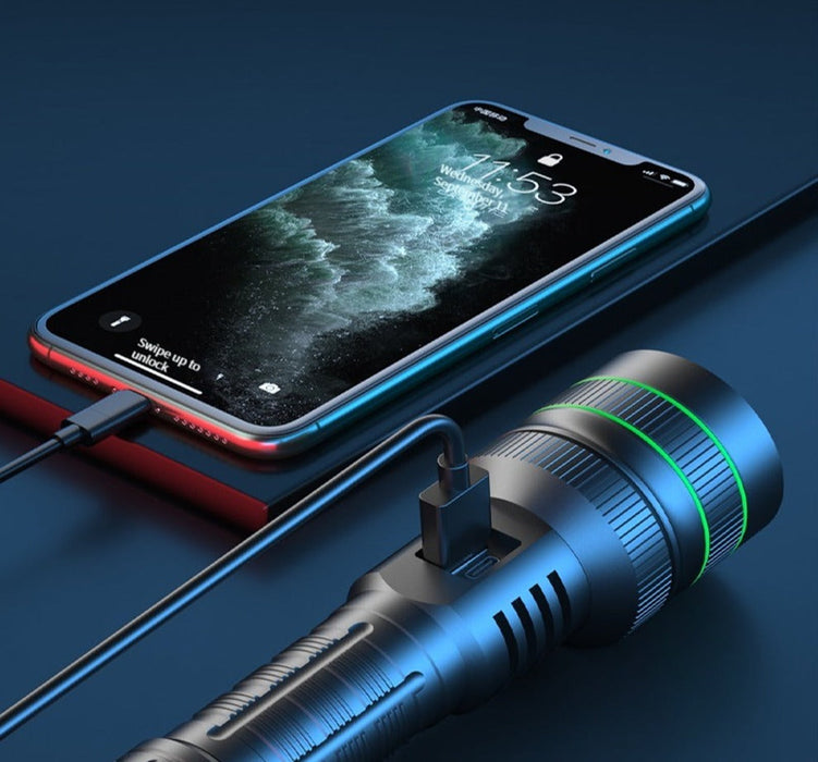 Extremt kraftig ficklampa med 10 000 lumen + powerbank - Ignition